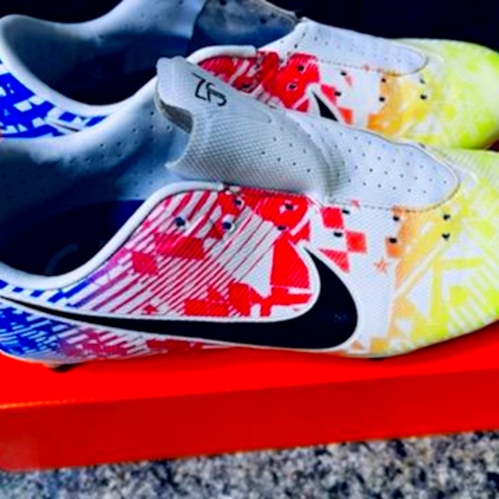 Size 5 men women 6.5  Nike cleats